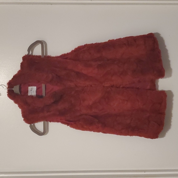 LOVE TREE FUR - Burgundy Feaux Fur Vest Size Small (Perfect  for Valentines) - Picture 6 of 9